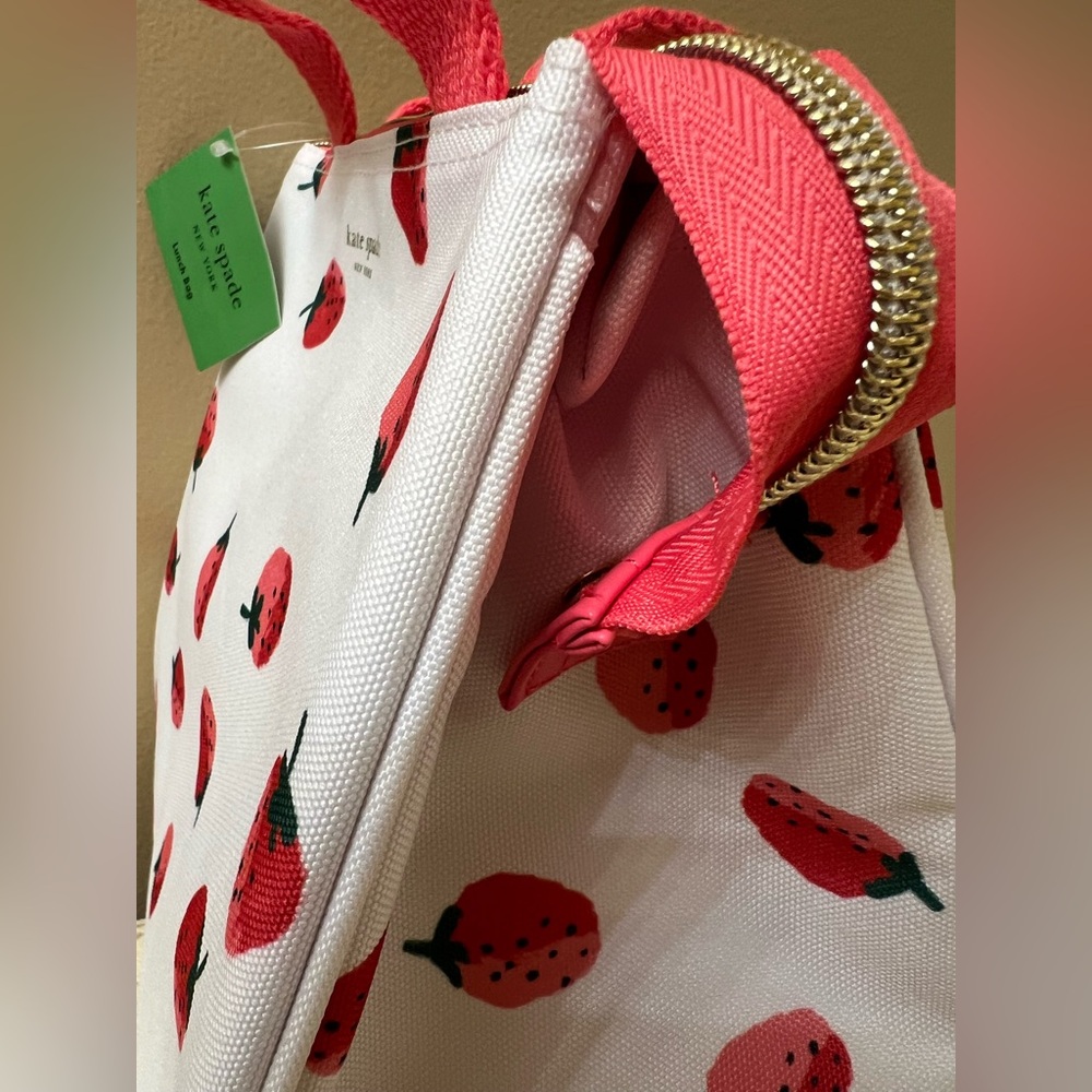 Kate Spade insulted Strawberry Print Bag - Picture 3 of 7